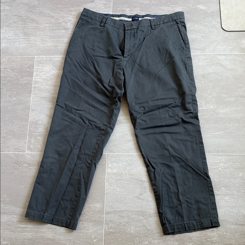 Dockers Men's Charcoal Chinos